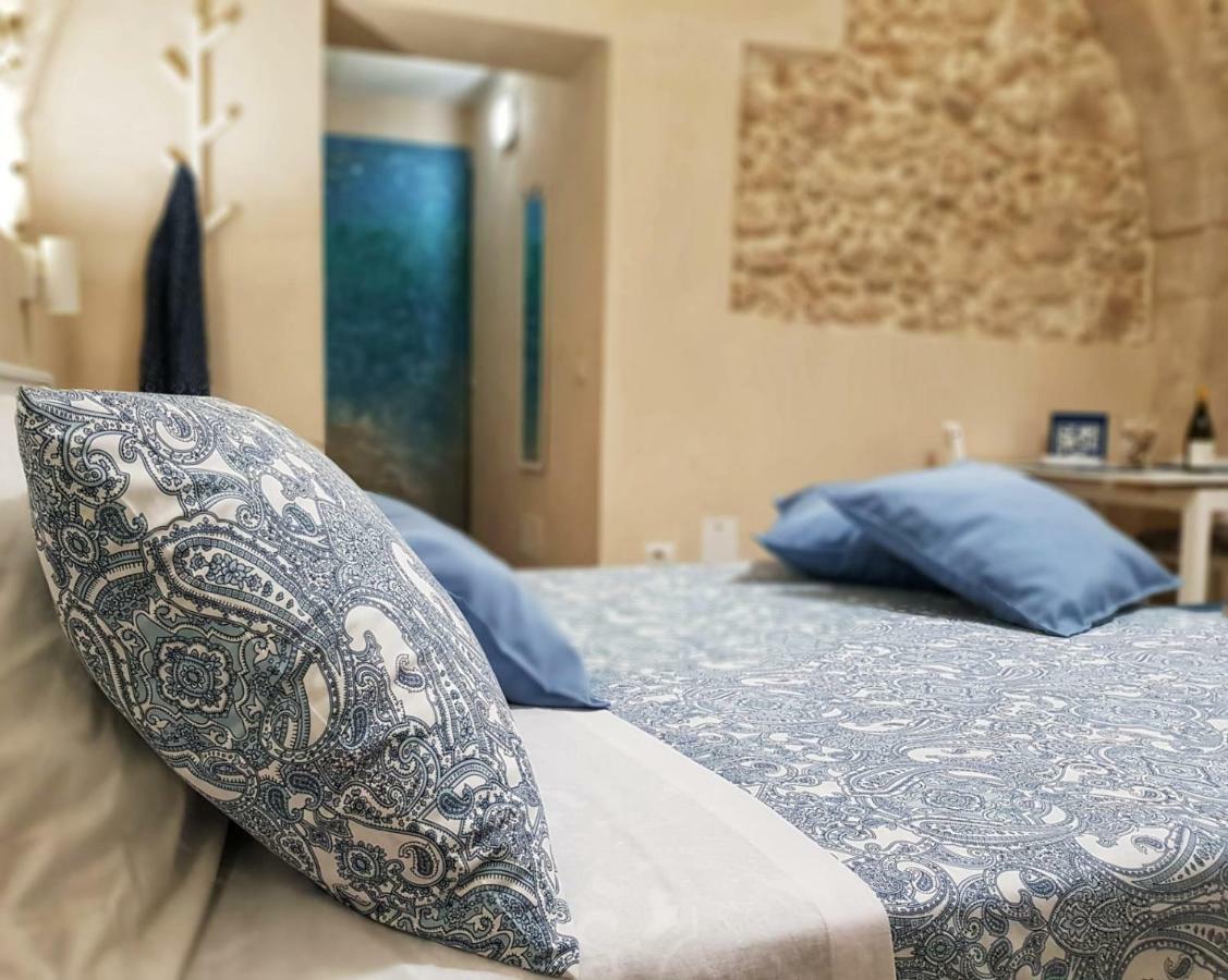 Essentia Rooms- Ortigia Holidays Syracuse ภายนอก รูปภาพ