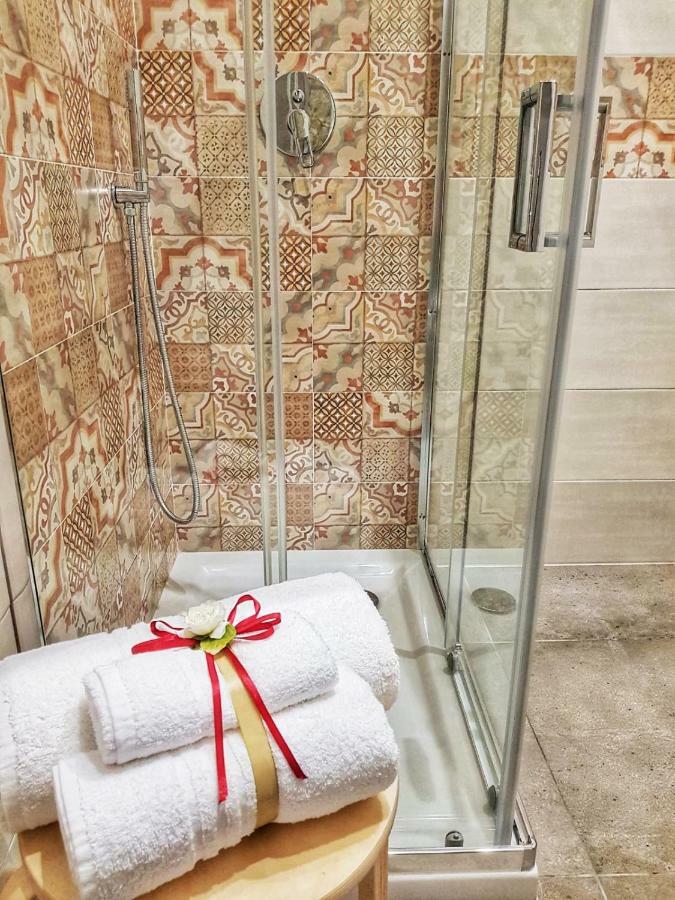 Essentia Rooms- Ortigia Holidays Syracuse ภายนอก รูปภาพ