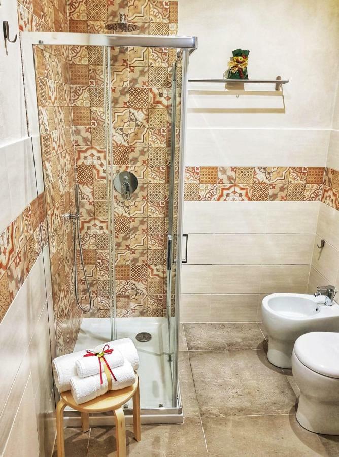 Essentia Rooms- Ortigia Holidays Syracuse ภายนอก รูปภาพ