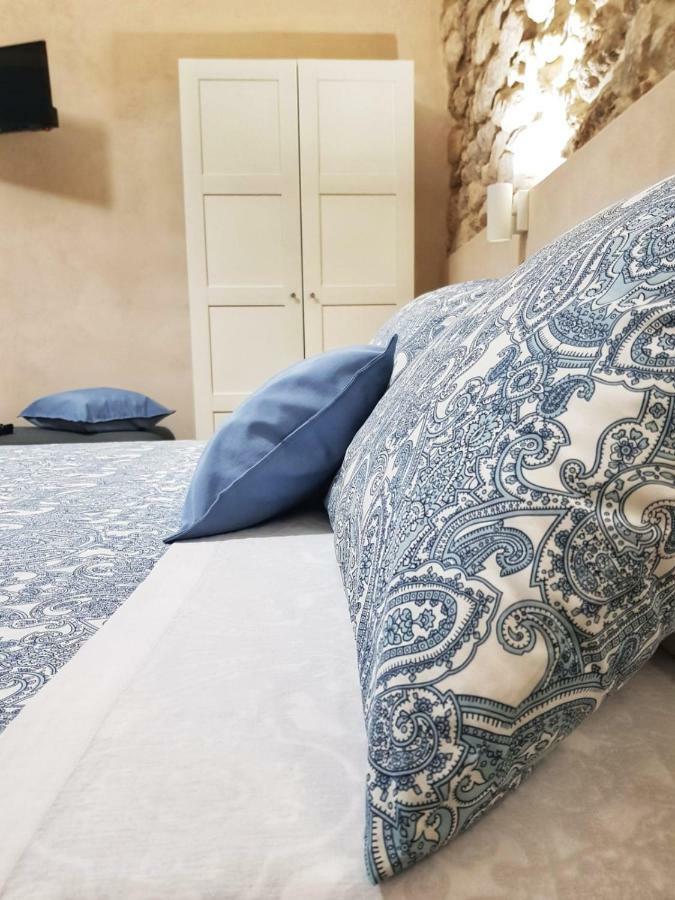 Essentia Rooms- Ortigia Holidays Syracuse ภายนอก รูปภาพ