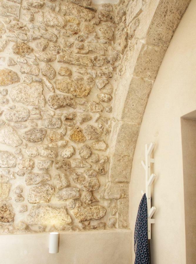 Essentia Rooms- Ortigia Holidays Syracuse ภายนอก รูปภาพ