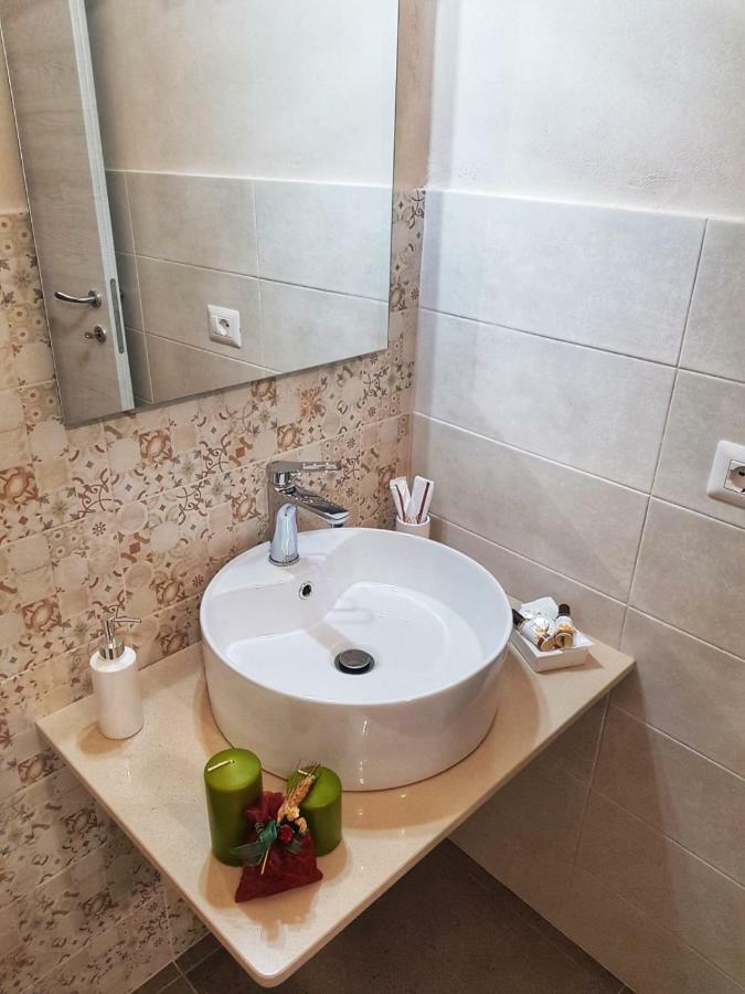 Essentia Rooms- Ortigia Holidays Syracuse ภายนอก รูปภาพ