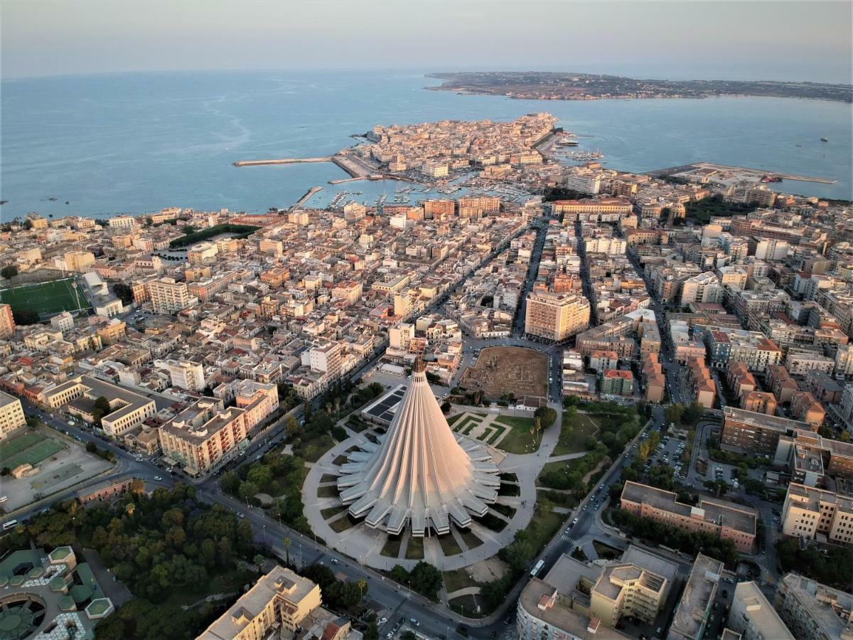 Essentia Rooms- Ortigia Holidays Syracuse ภายนอก รูปภาพ